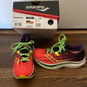 Saucony women 7.5 Endorphin Pro 2 running shoes
